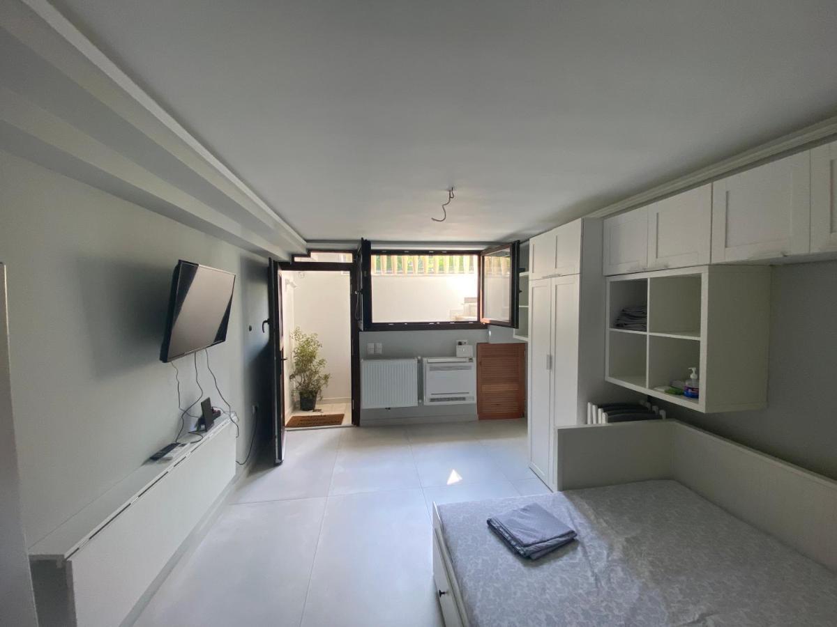 Minimalist Studio Behind Hilton Hotel Афины Экстерьер фото
