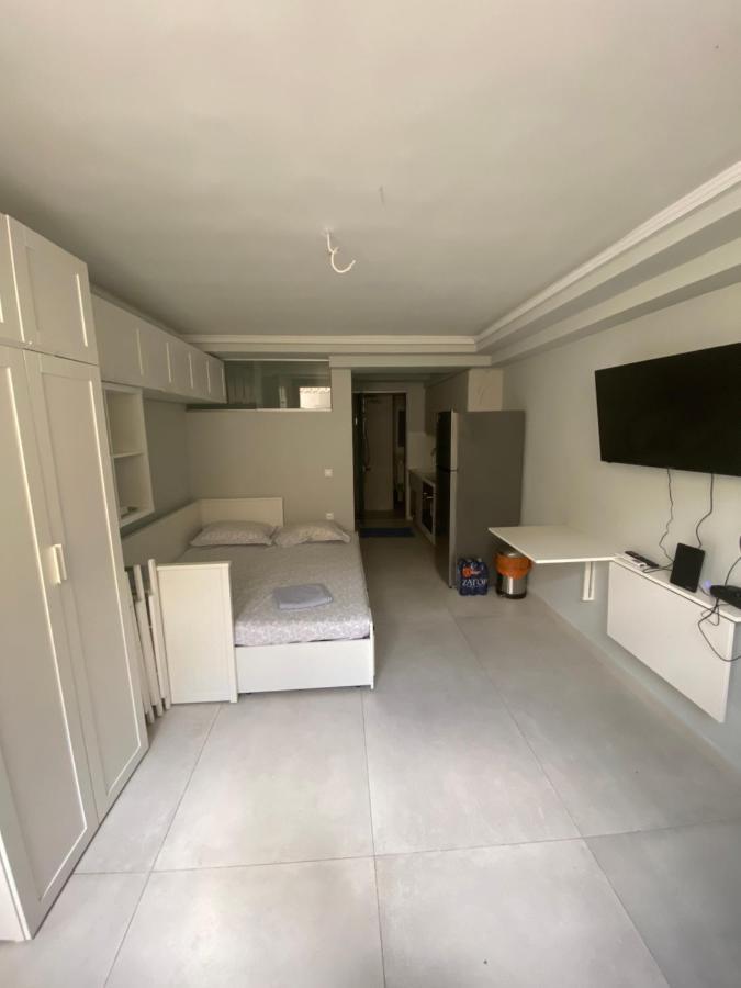 Minimalist Studio Behind Hilton Hotel Афины Экстерьер фото