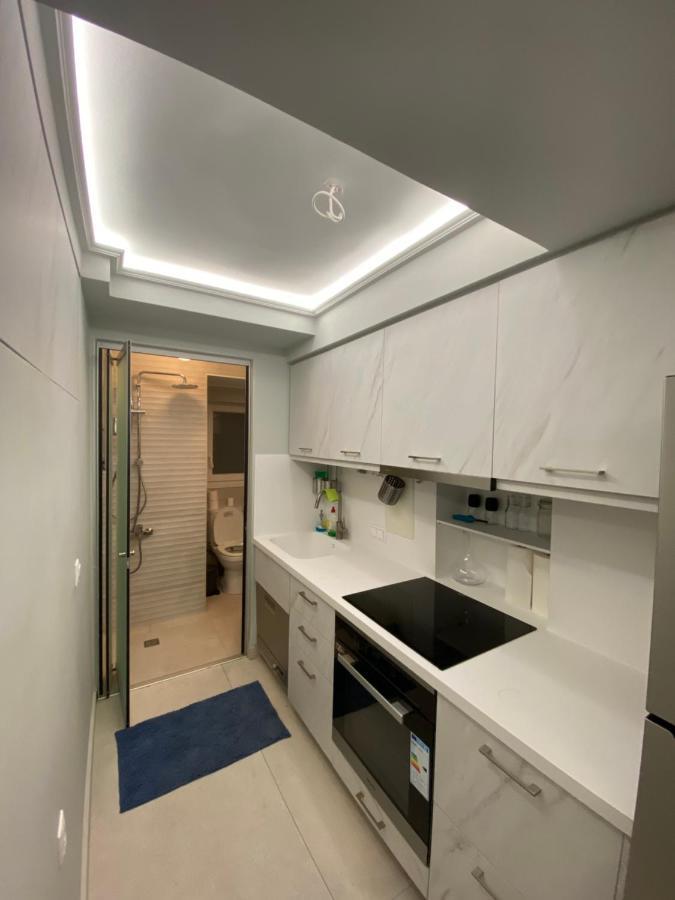 Minimalist Studio Behind Hilton Hotel Афины Экстерьер фото